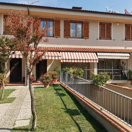 Villetta Camelia Guamo Exterior photo